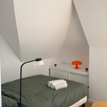 Large European Parliament Apartment
